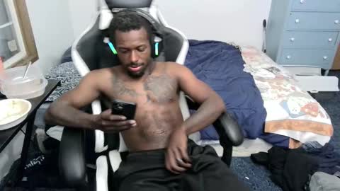 Snapshot of zoneingout chatting on 27, 2, 2025 zoneingout online show from 27, 2, 2025