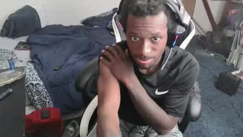 Snapshot of zoneingout chatting on 3, 3, 2026 zoneingout online show from 3, 3, 2026