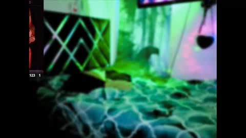 Snapshot of zooee_01 chatting on 4, 2, 2026 Zoee online show from 4, 2, 2026