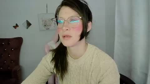 Snapshot of zooeybelair chatting on 12, 7, 2026 Alicie online show from 12, 7, 2026
