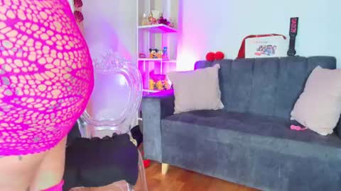 zully_green online show from 2, 8, 2026