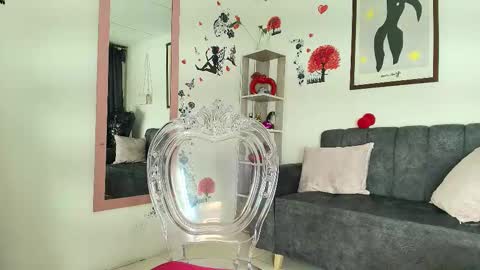 zully_jones online show from 28, 10, 2025