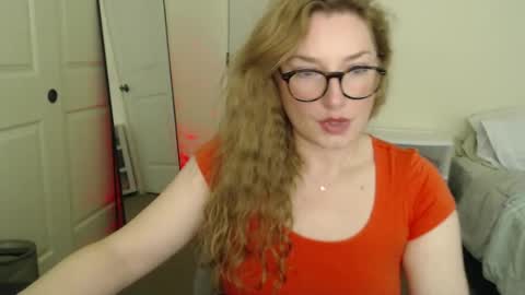 Snapshot of zuzuclaire chatting on 18, 3, 2026 Carly online show from 18, 3, 2026