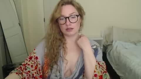 Snapshot of zuzuclaire chatting on 21, 3, 2026 Carly online show from 21, 3, 2026