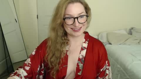 Snapshot of zuzuclaire chatting on 27, 3, 2026 Carly online show from 27, 3, 2026