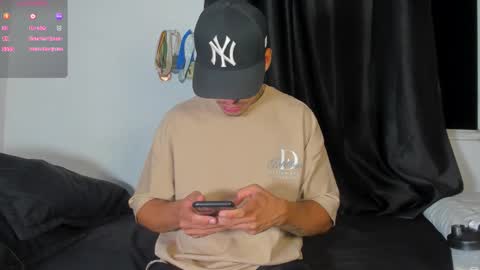 Snapshot of zyongarcia2020 chatting on 18, 11, 2025 zyon garcia online show from 18, 11, 2025