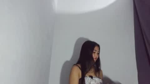 zyra_maris06 online show from 6, 8, 2026