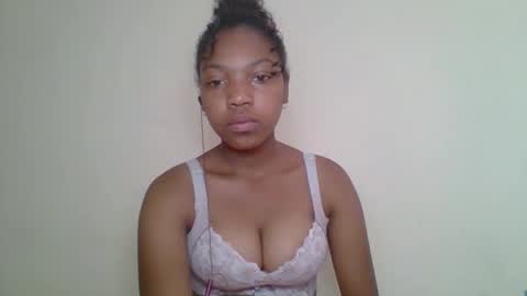 zyraelle_01 online show from 8, 5, 2026