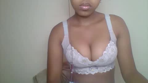 zyraelle_01 online show from 15, 5, 2026