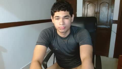 Snapshot of zyrosxk chatting on 8, 10, 2025 antonio felipe online show from 8, 10, 2025