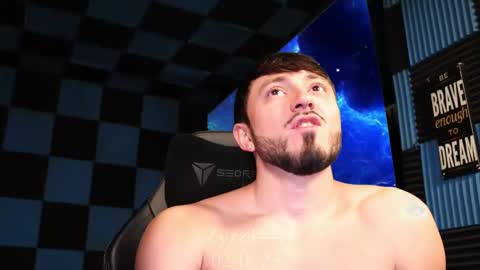 Snapshot of zyzz4444 chatting on 18, 2, 2025 Greek God online show from 18, 2, 2025