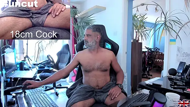 Snapshot of OnlineBossUK chatting on 18, 3, 2025 OnlineBossUK online show from 18, 3, 2025