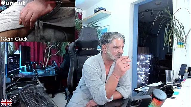 Snapshot of OnlineBossUK chatting on 9, 9, 2025 OnlineBossUK online show from 9, 9, 2025