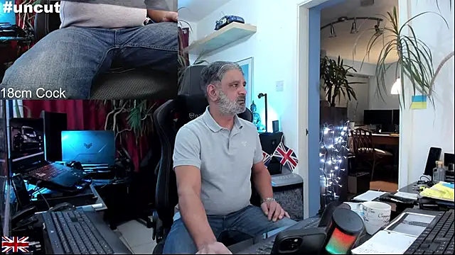 Snapshot of OnlineBossUK chatting on 25, 10, 2025 OnlineBossUK online show from 25, 10, 2025