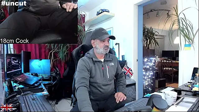 Snapshot of OnlineBossUK chatting on 26, 10, 2025 OnlineBossUK online show from 26, 10, 2025