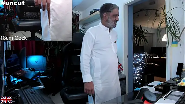 Snapshot of OnlineBossUK chatting on 27, 10, 2025 OnlineBossUK online show from 27, 10, 2025