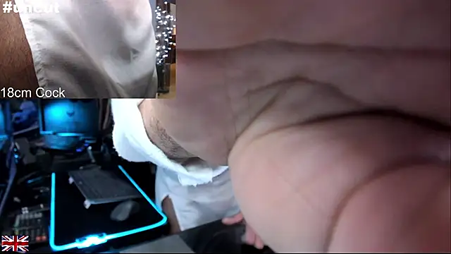 Snapshot of OnlineBossUK chatting on 29, 11, 2025 OnlineBossUK online show from 29, 11, 2025