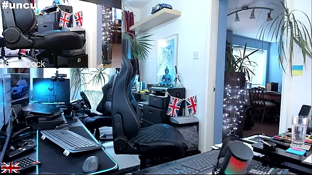 Snapshot of OnlineBossUK chatting on 30, 11, 2025 OnlineBossUK online show from 30, 11, 2025