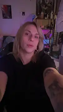 Snapshot of Mannarie_Madsinn chatting on 15, 11, 2025 Mannarie Madsinn online show from 15, 11, 2025