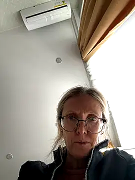 angelmommu online show from 2, 10, 2025