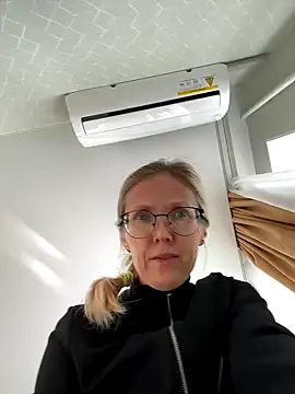 angelmommu online show from 3, 10, 2025