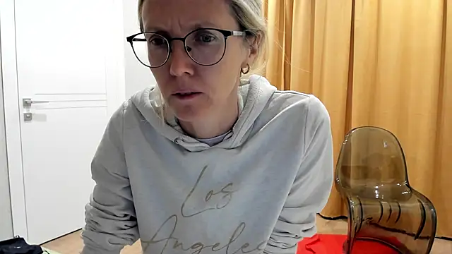 angelmommu online show from 14, 10, 2025