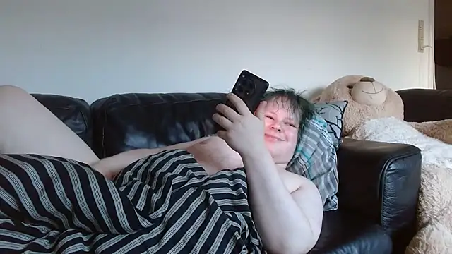 Snapshot of StarZ15 chatting on 11, 2, 2025 StarZ15 online show from 11, 2, 2025