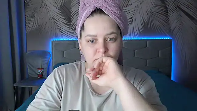 uliastar online show from 22, 2, 2025