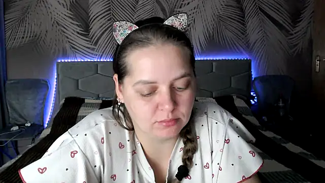 uliastar online show from 13, 11, 2025