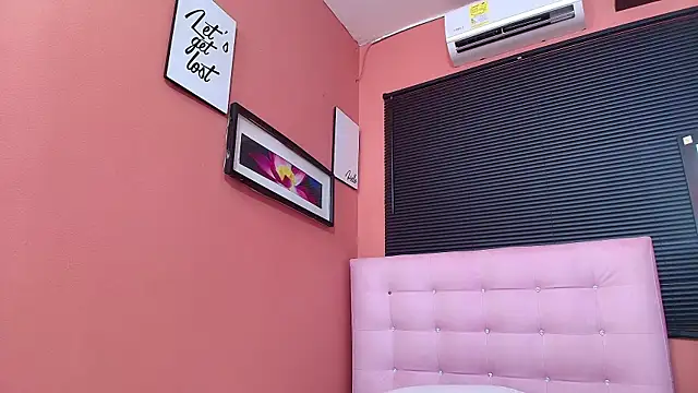 Snapshot of kinkylittlegirll chatting on 12, 12, 2024 kinkylittlegirll online show from 12, 12, 2024