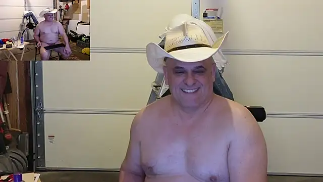 Snapshot of Foxhunt99 chatting on 2, 3, 2025 Foxhunt99 online show from 2, 3, 2025