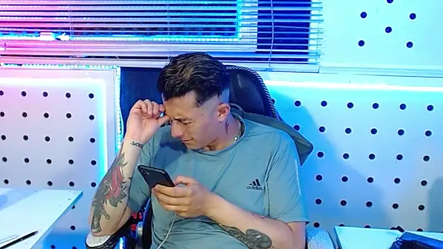 Darko0717 online show from 2, 12, 2025