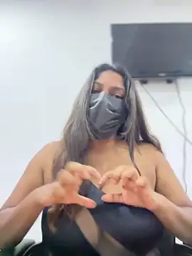 Snapshot of Black_Beauty997 chatting on 4, 3, 2025 Black Beauty997 online show from 4, 3, 2025