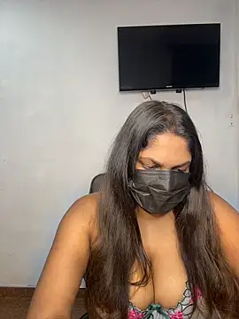 Snapshot of Black_Beauty997 chatting on 19, 11, 2025 Black Beauty997 online show from 19, 11, 2025