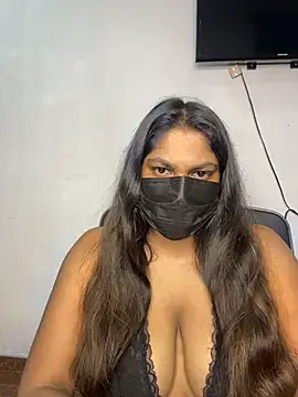 Snapshot of Black_Beauty997 chatting on 15, 12, 2025 Black Beauty997 online show from 15, 12, 2025