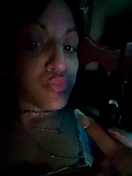 Snapshot of estefyzapata chatting on 6, 1, 2026 estefyzapata online show from 6, 1, 2026