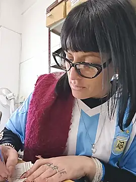 estefyzapata online show from 3, 7, 2026