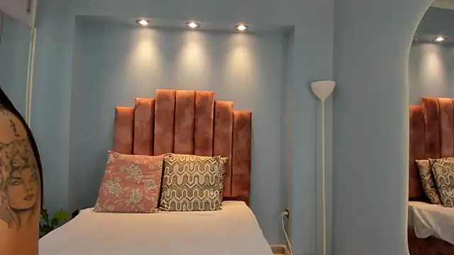 Snapshot of kylie_reyes chatting on 15, 11, 2025 kylie reyes online show from 15, 11, 2025