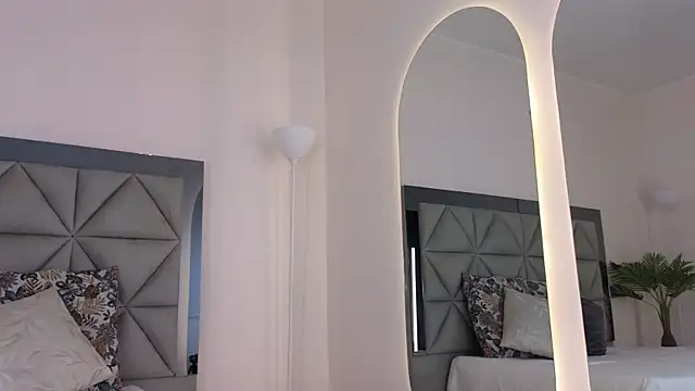 Snapshot of kylie_reyes chatting on 19, 11, 2025 kylie reyes online show from 19, 11, 2025