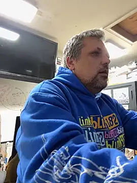 Snapshot of tank32s chatting on 10, 12, 2024 tank32s online show from 10, 12, 2024