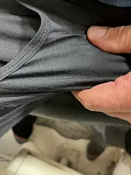 Snapshot of tank32s chatting on 14, 12, 2024 tank32s online show from 14, 12, 2024