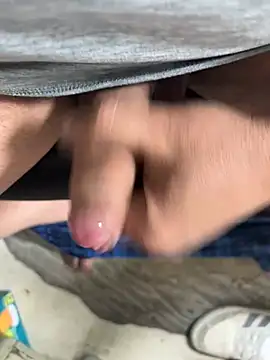 Snapshot of tank32s chatting on 24, 1, 2025 tank32s online show from 24, 1, 2025