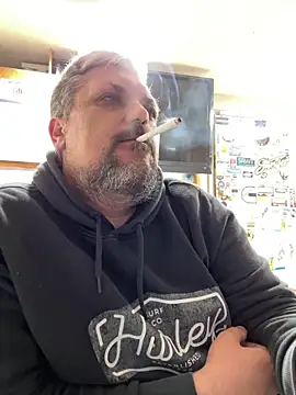 Snapshot of tank32s chatting on 16, 3, 2025 tank32s online show from 16, 3, 2025