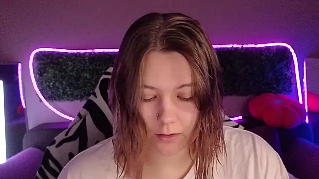 DjennaPalme online show from 9, 11, 2025