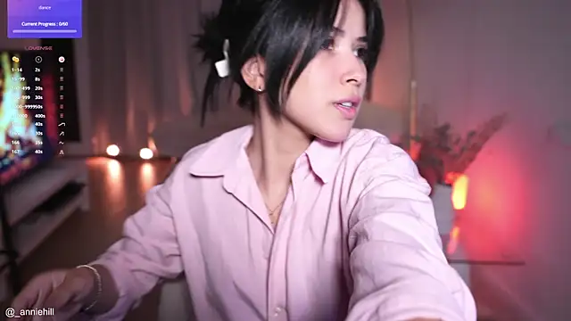 anniehillofficial online show from 27, 9, 2025