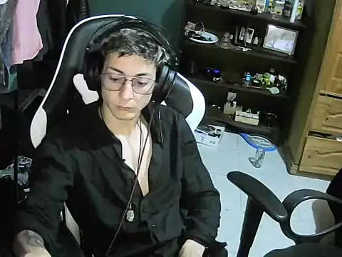 Snapshot of Jughead_16 chatting on 17, 10, 2025 Jughead 16 online show from 17, 10, 2025