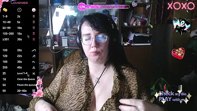 Snapshot of LeonaHarrison chatting on 9, 3, 2025 LeonaHarrison online show from 9, 3, 2025