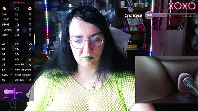 Snapshot of LeonaHarrison chatting on 9, 10, 2025 LeonaHarrison online show from 9, 10, 2025