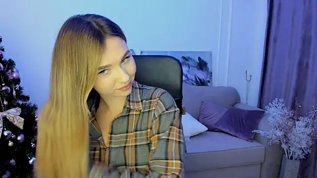 Snapshot of GracefulLook chatting on 10, 1, 2025 GracefulLook online show from 10, 1, 2025