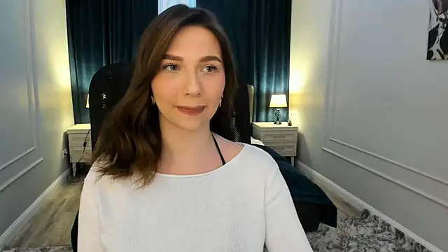 Snapshot of GracefulLook chatting on 2, 3, 2025 GracefulLook online show from 2, 3, 2025